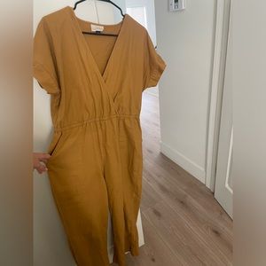 Universal thread brown jumper short sleeve vneck cinched waist